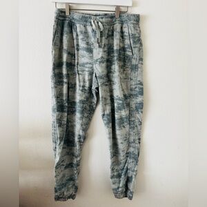 Athleta Gray Farrallon Camouflage Joggers